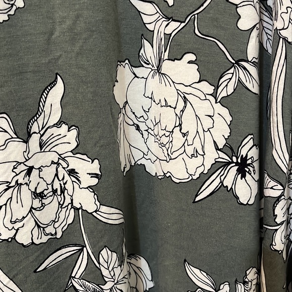 Size large market and spruce skirt - Picture 3 of 4